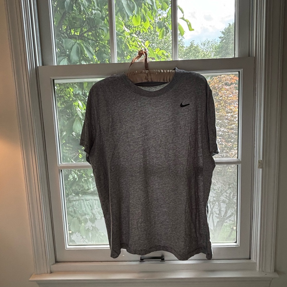 Nike Gray Short Sleeve Tee Casual Comfort